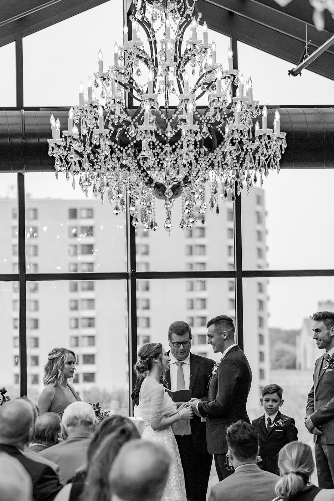 Romantic Fall Wedding with a Simplistic Touch at The Standard | CHI thee WED