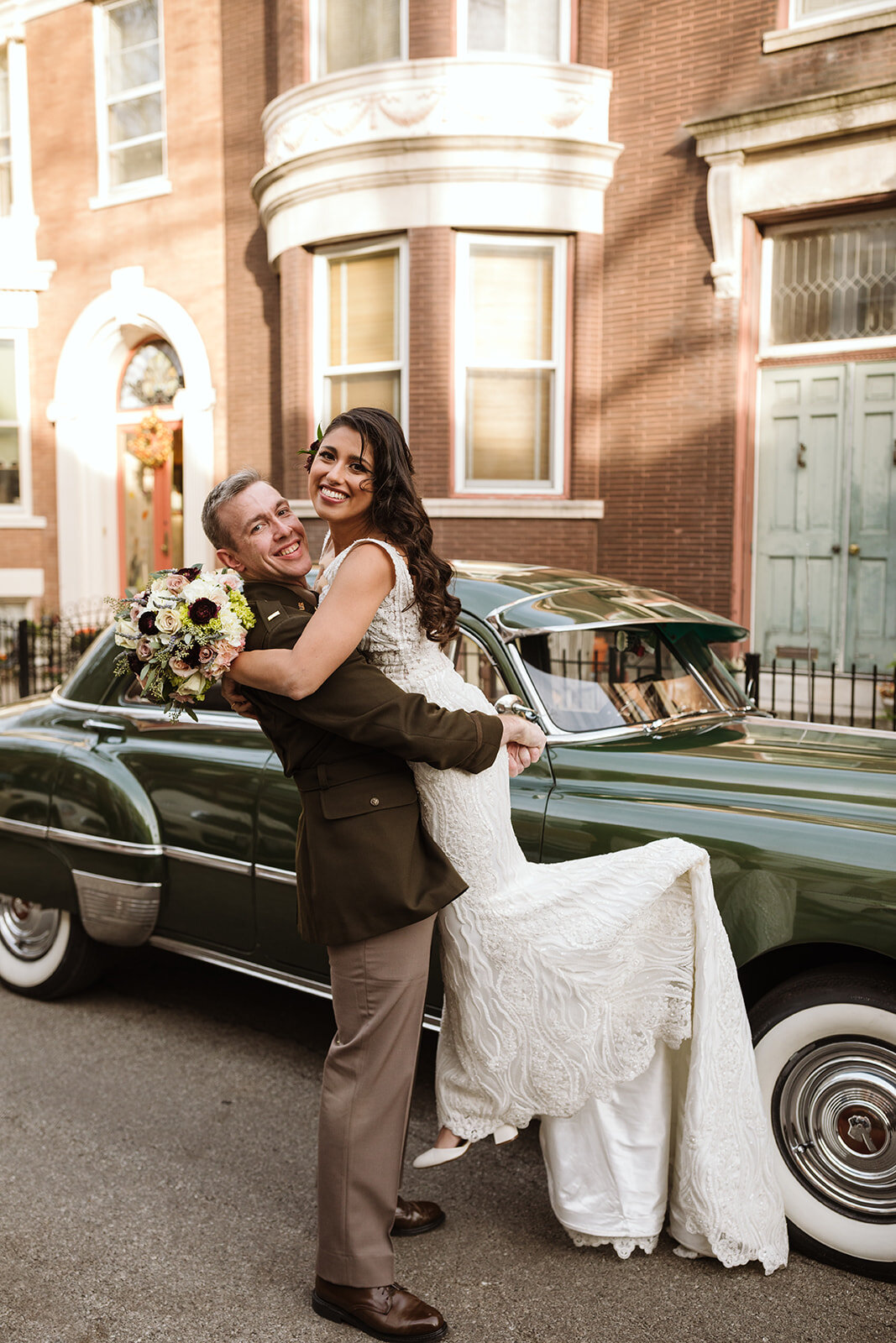 Vintage Themed Wedding at The Robey captured by Aaron Bean | CHI thee WED