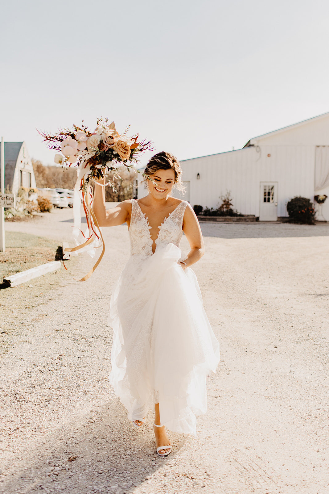 Whimsical Fall Wedding at Emerson Creek captured by Rachel Mae Photography | CHI thee WED