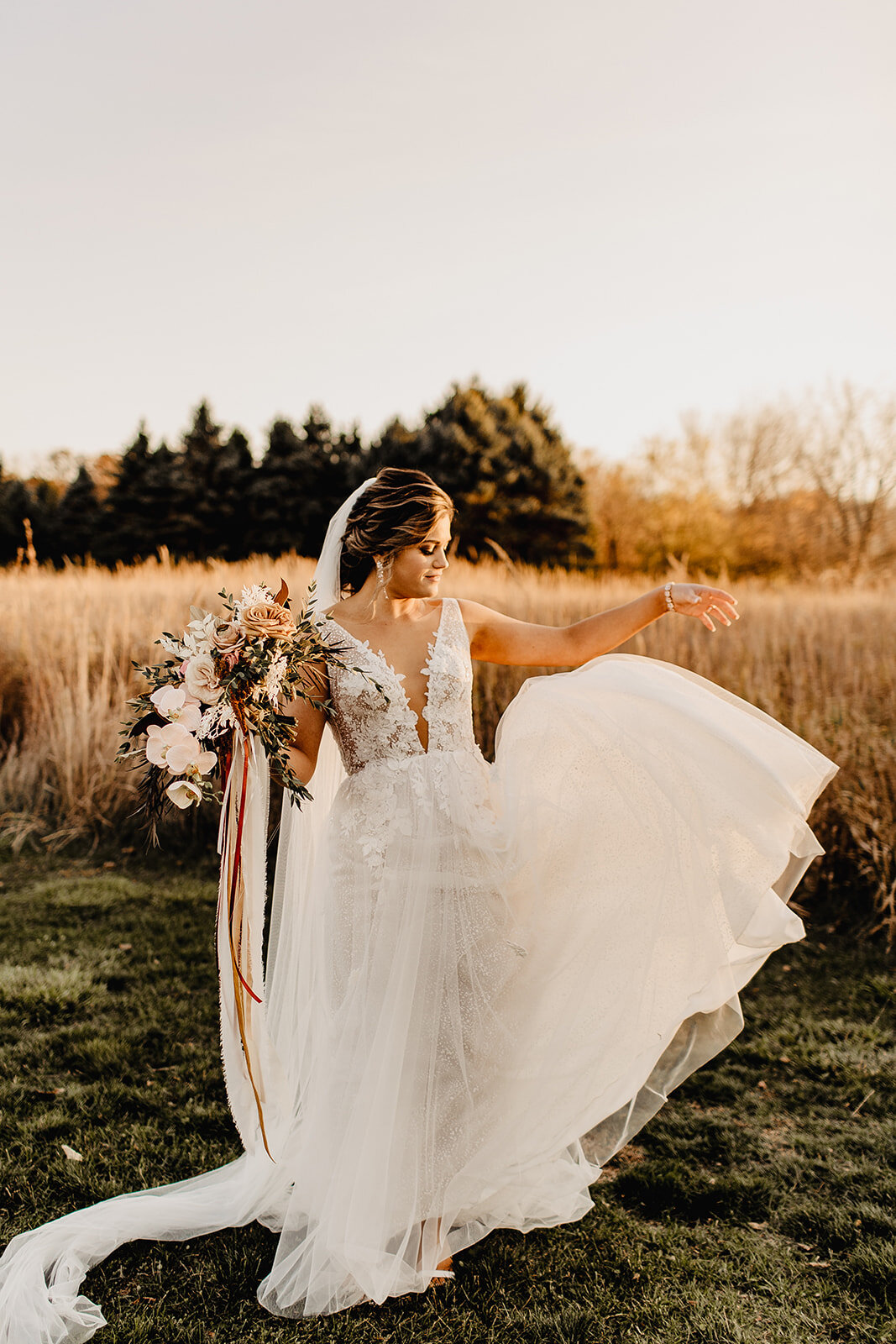 Whimsical Fall Wedding at Emerson Creek captured by Rachel Mae Photography | CHI thee WED