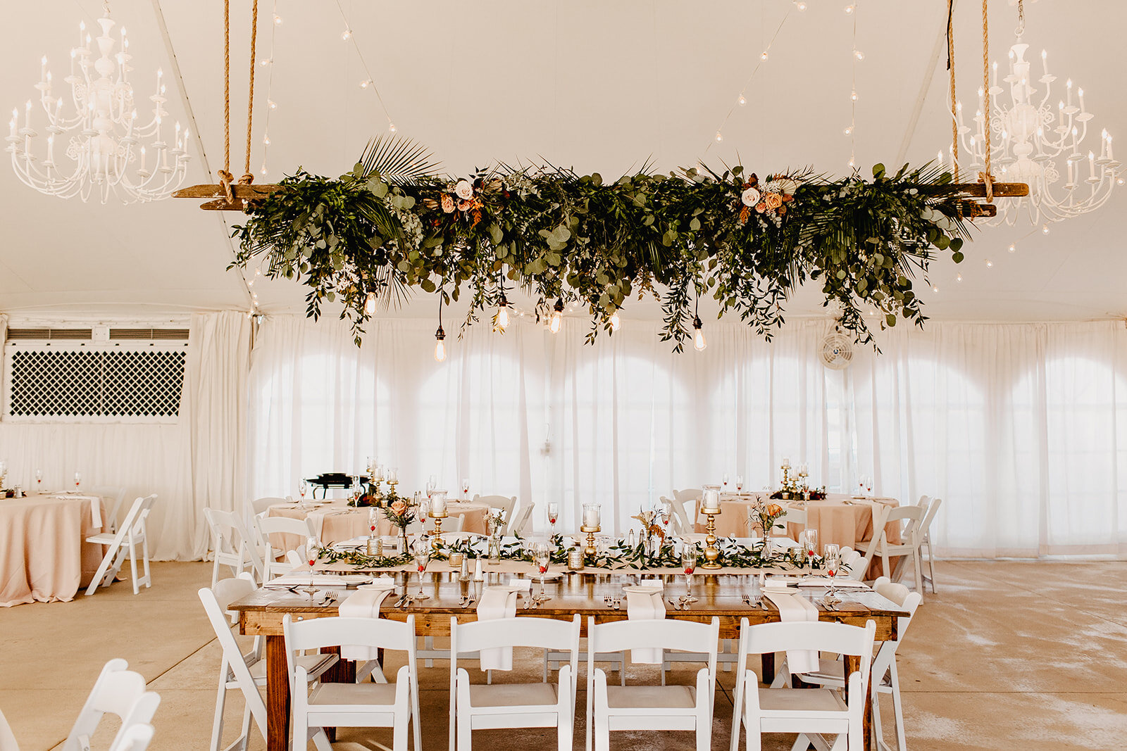 Whimsical Fall Wedding at Emerson Creek captured by Rachel Mae Photography | CHI thee WED