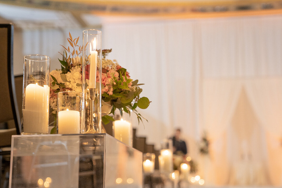 Elegant Wedding at the Intercontinental Chicago captured by Daniela Cardili Photography | CHI thee WED
