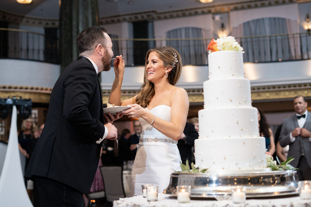 Elegant Wedding at the Intercontinental Chicago captured by Daniela Cardili Photography | CHI thee WED