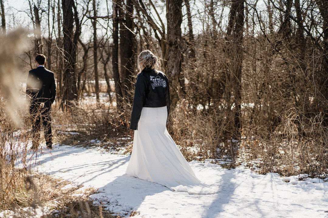 A Pretty Micro Wedding on a Cold Winter Day captured by Millennium Moments | CHI thee WED