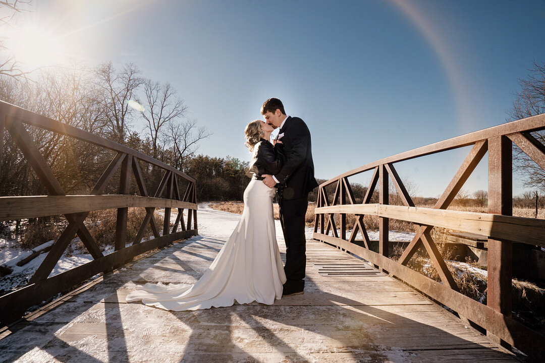 A Pretty Micro Wedding on a Cold Winter Day captured by Millennium Moments | CHI thee WED