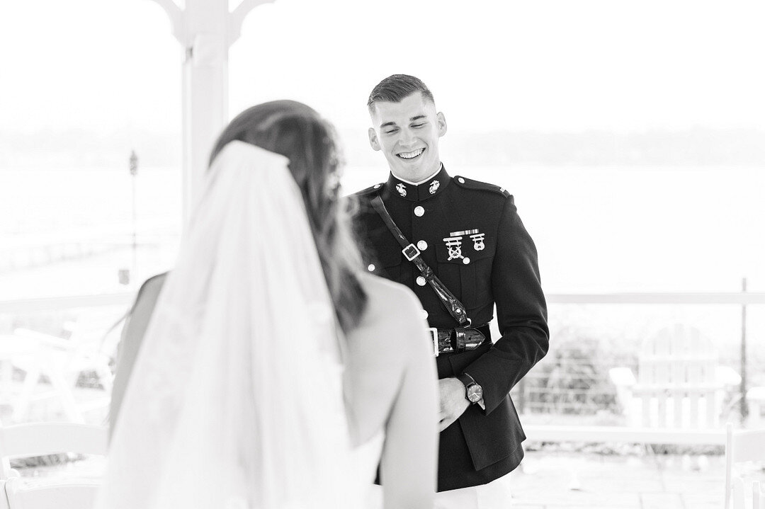 A Romantic Wedding at The Lighthouse Restaurant in Cedar Lake, Indiana | CHI thee WED