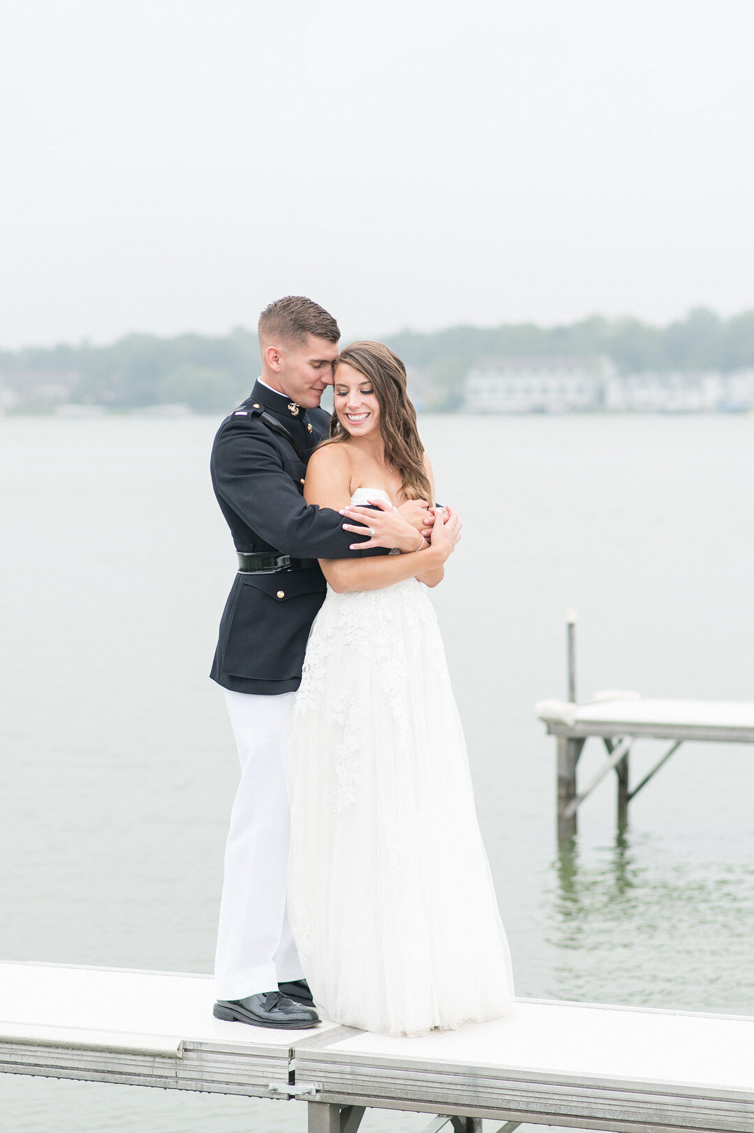 A Romantic Wedding at The Lighthouse Restaurant in Cedar Lake, Indiana | CHI thee WED