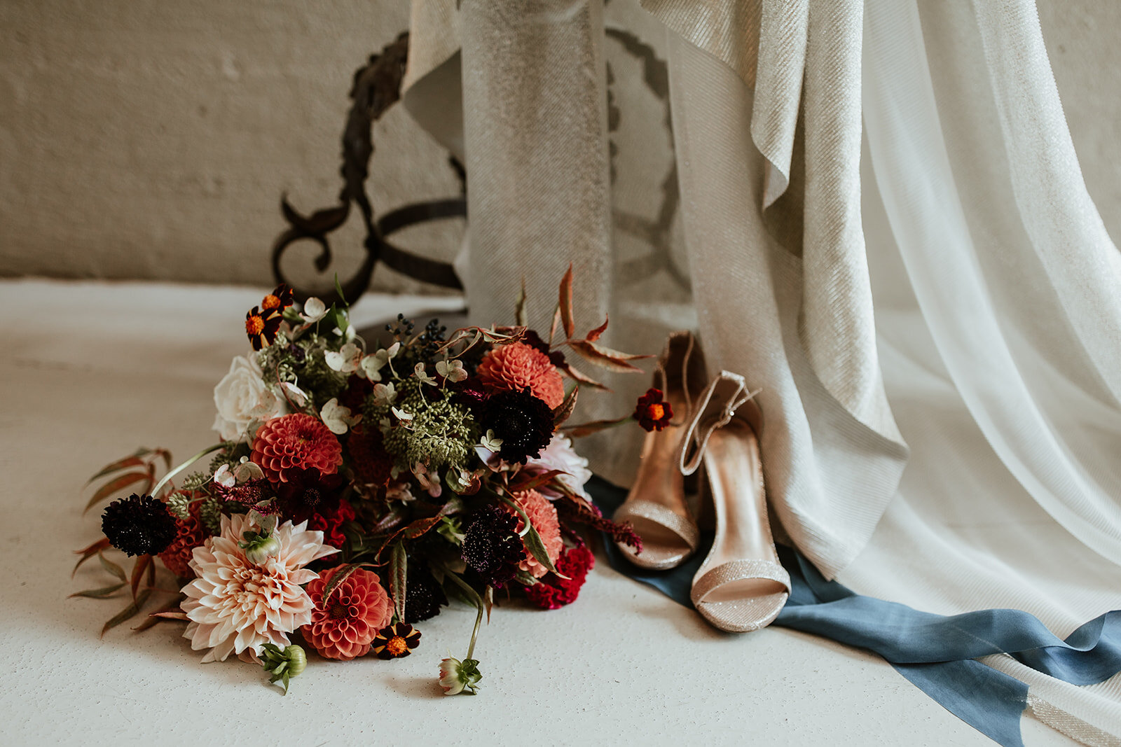 Enchanted Cosmos Inspired Styled Shoot captured by Lauren Lucile Creative | CHI thee WED