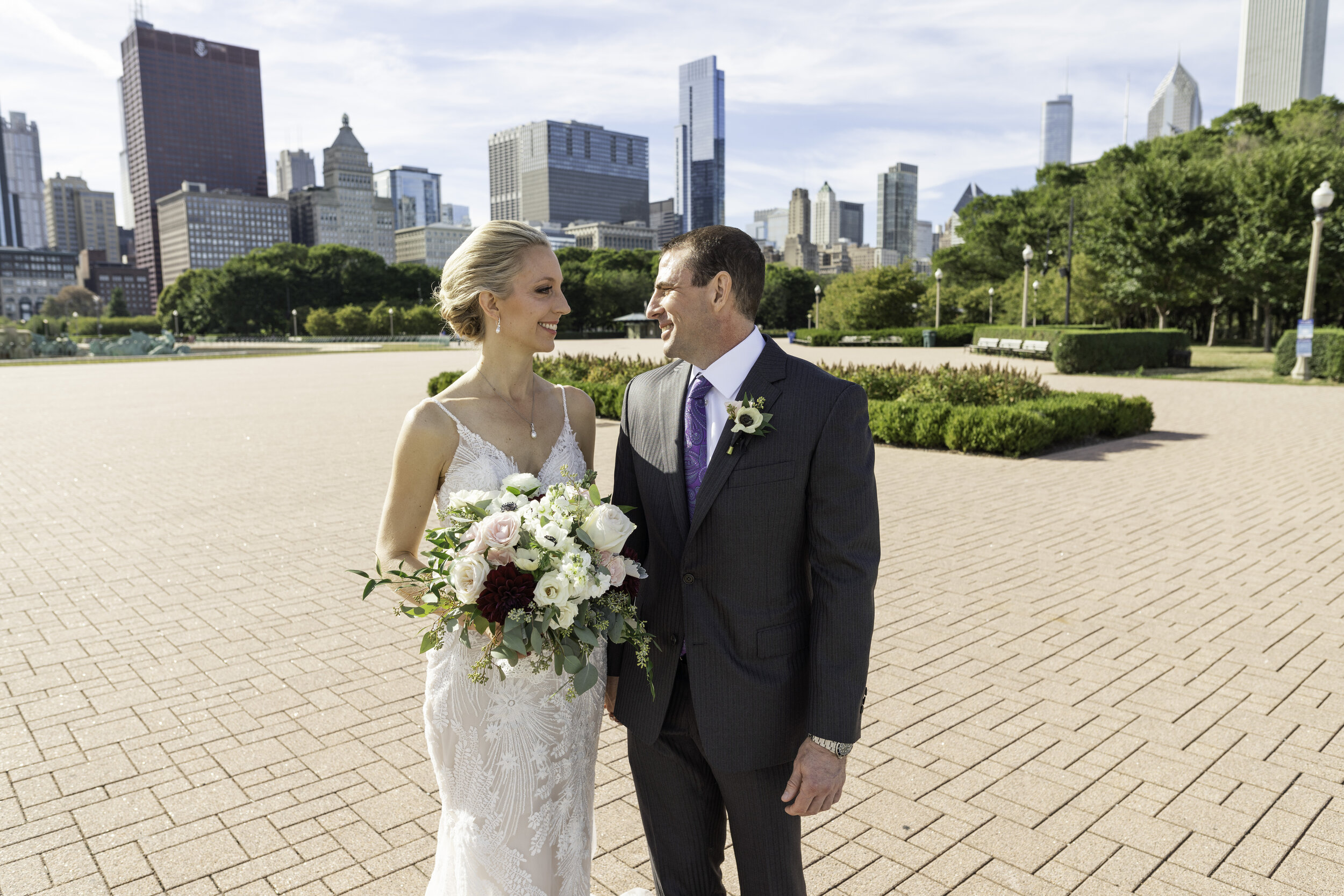 Sweet Summer Wedding Celebration in the City captured by Adam Novak | CHI thee WED