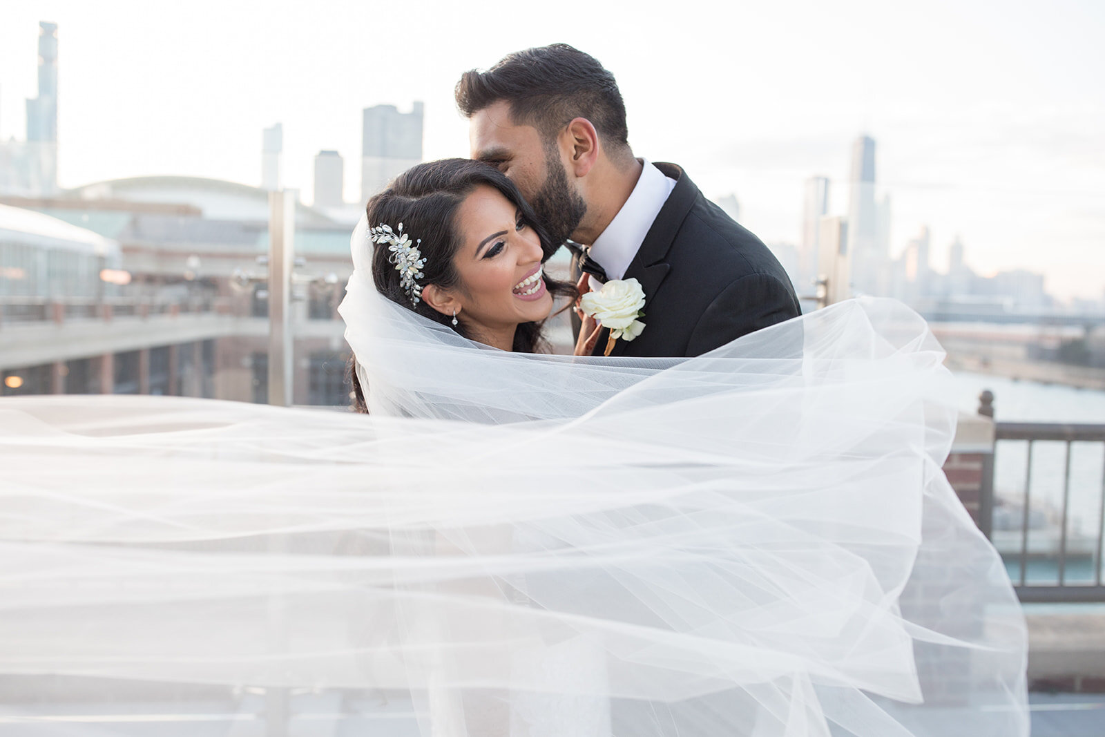 Stylish &amp; Chic Wedding at The Westin O'Hare captured by LeCape Weddings | CHI thee WED