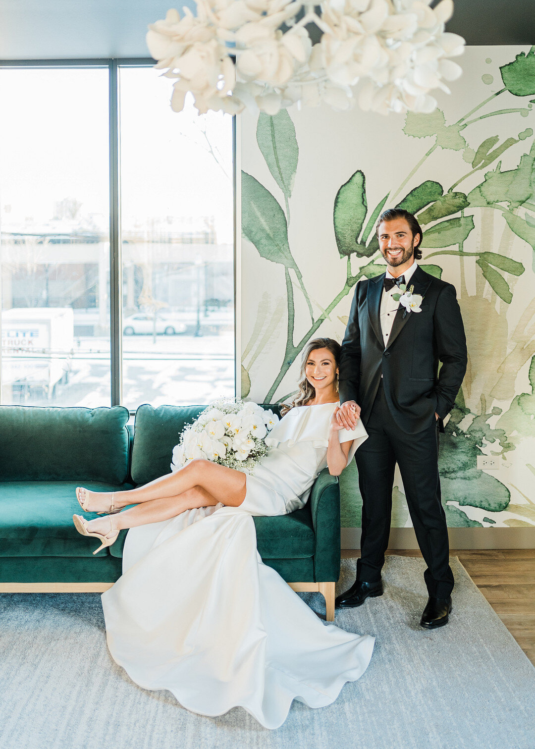 White &amp; Whimsical Wedding Inspiration at Walden Chicago | CHI thee WED