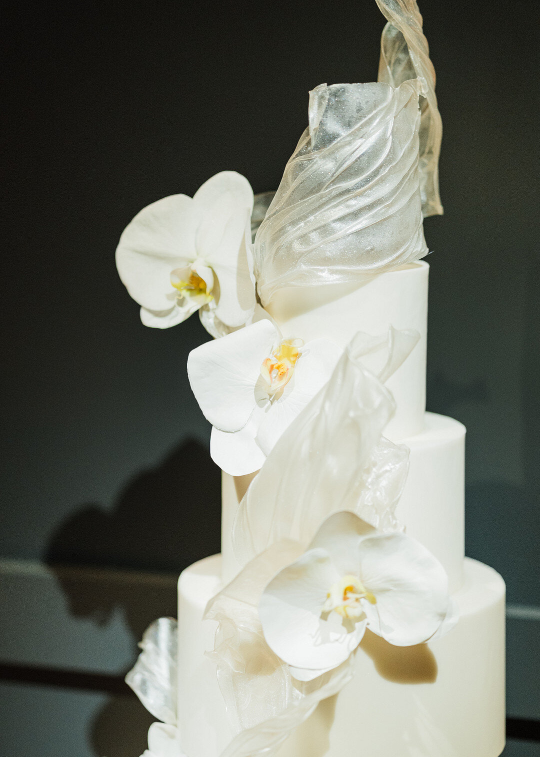 White &amp; Whimsical Wedding Inspiration at Walden Chicago | CHI thee WED