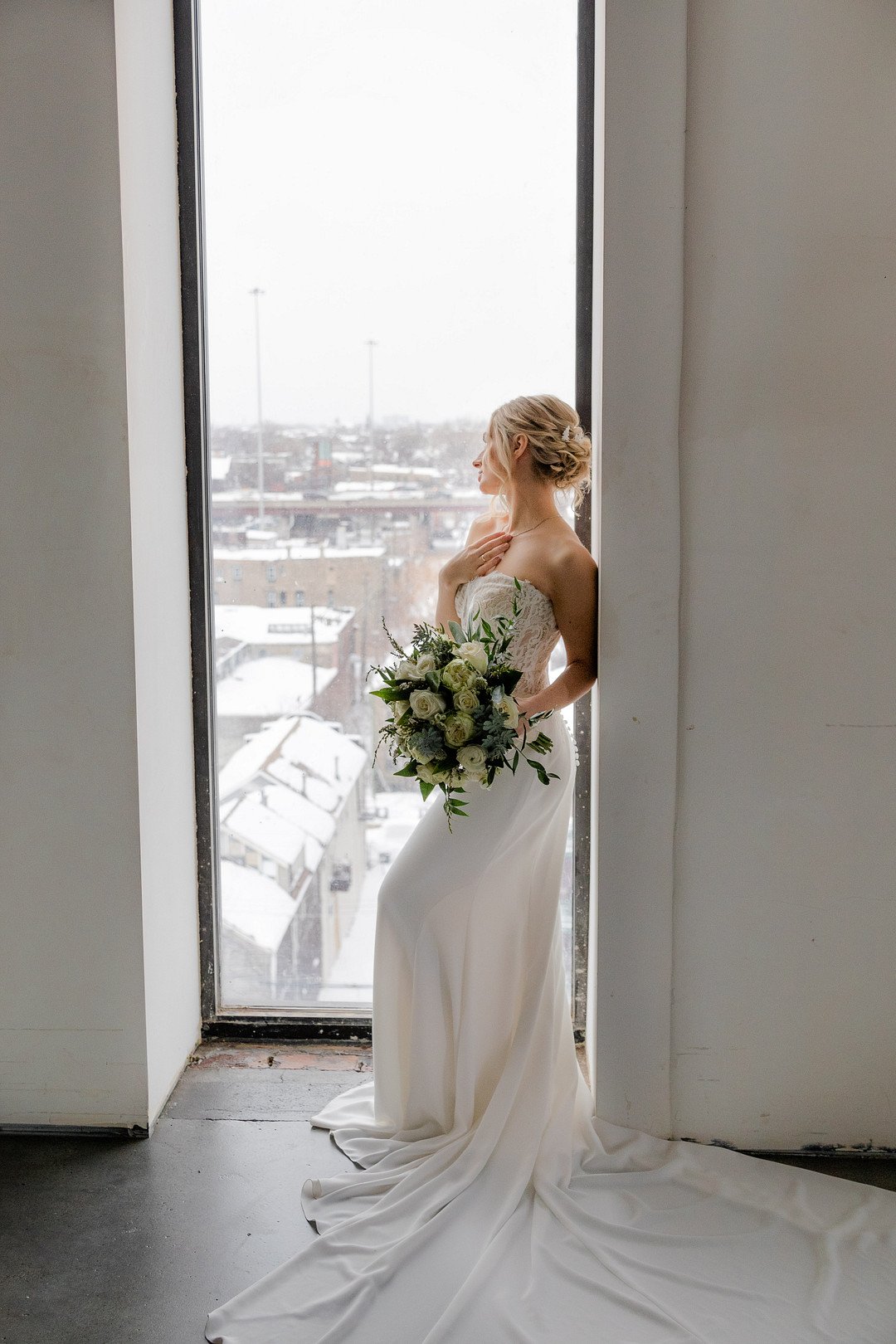 White Wedding in Chicago_Nichole Babiez Photography_stockhouse-110_low.jpg