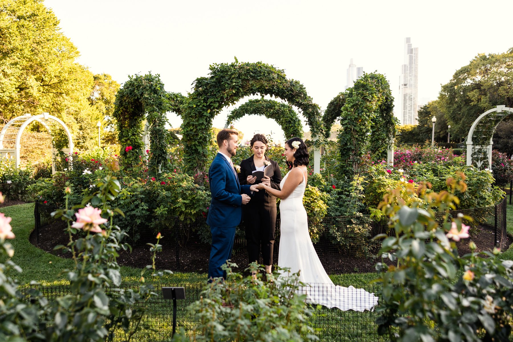 Grant-Park-Rose-Garden-elopement-by-Emma-Mullins-Photography-62.jpg
