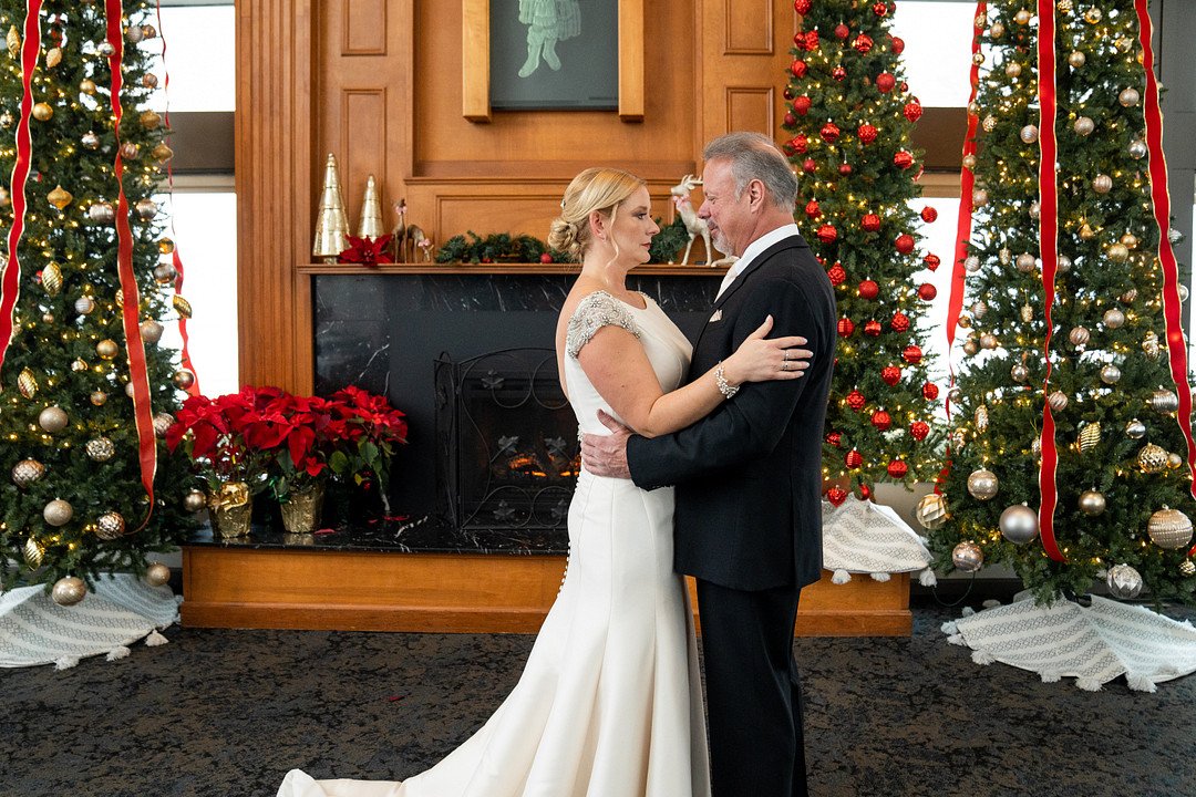 Pucher_LeVan_Lauren Ashley Studios_Lauren-Ashley-Studios-winter-wedding-68_low.jpg