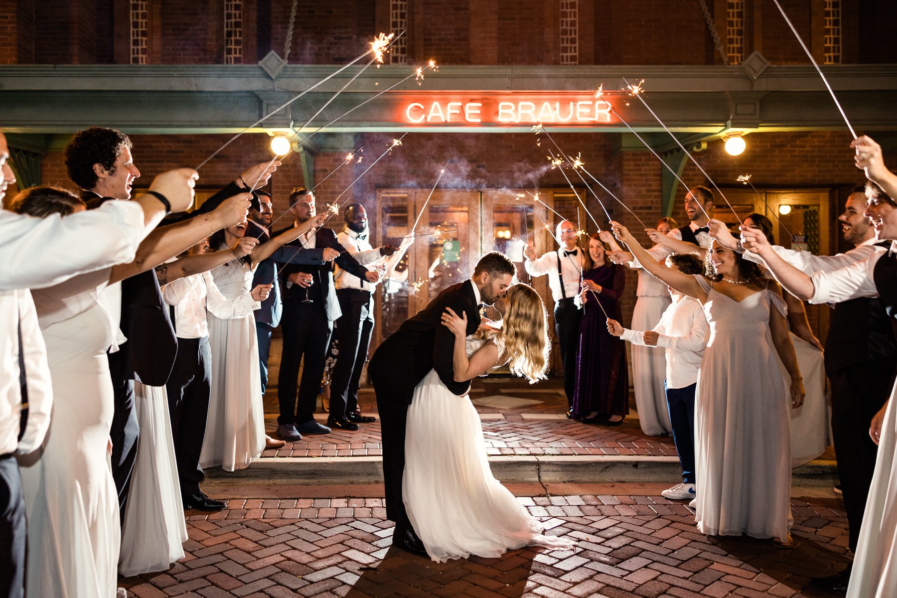 Cafe-Brauer-wedding-by-Emma-Mullins-Photography-130.jpg