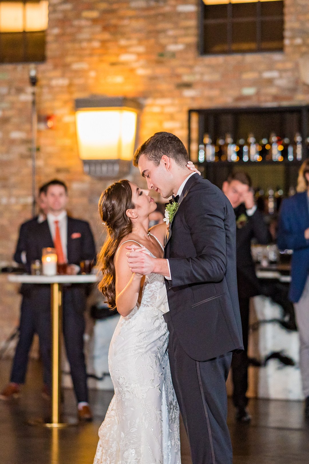 Kalomiris_Antonelli_Maura Black Photography_city-hall-chicago-wedding (111)_low.jpg