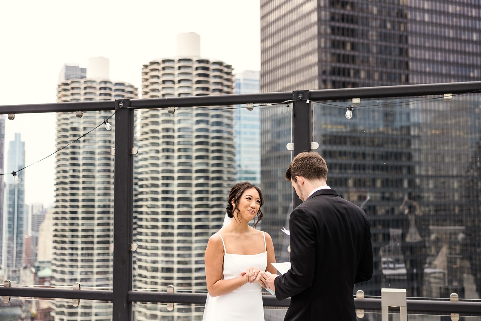 Royal-Sonesta-Chicago-Downtown-wedding-by-Emma-Mullins-Photography-43.jpg