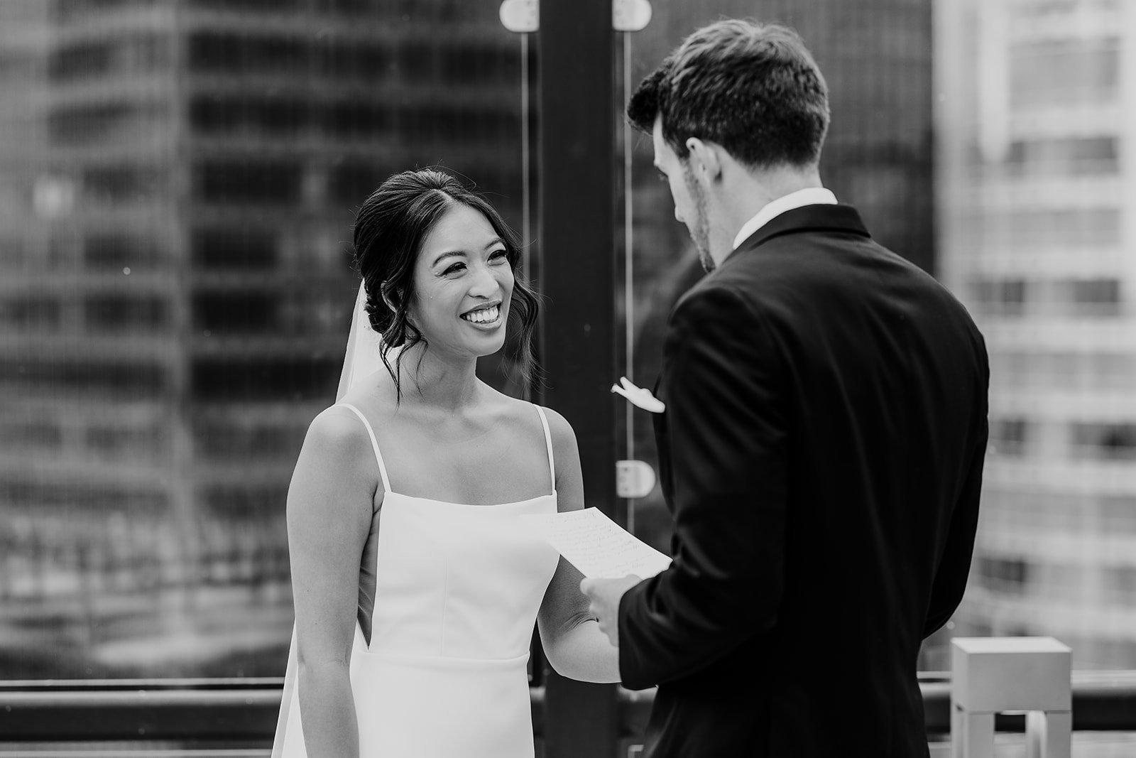 Royal-Sonesta-Chicago-Downtown-wedding-by-Emma-Mullins-Photography-46.jpg