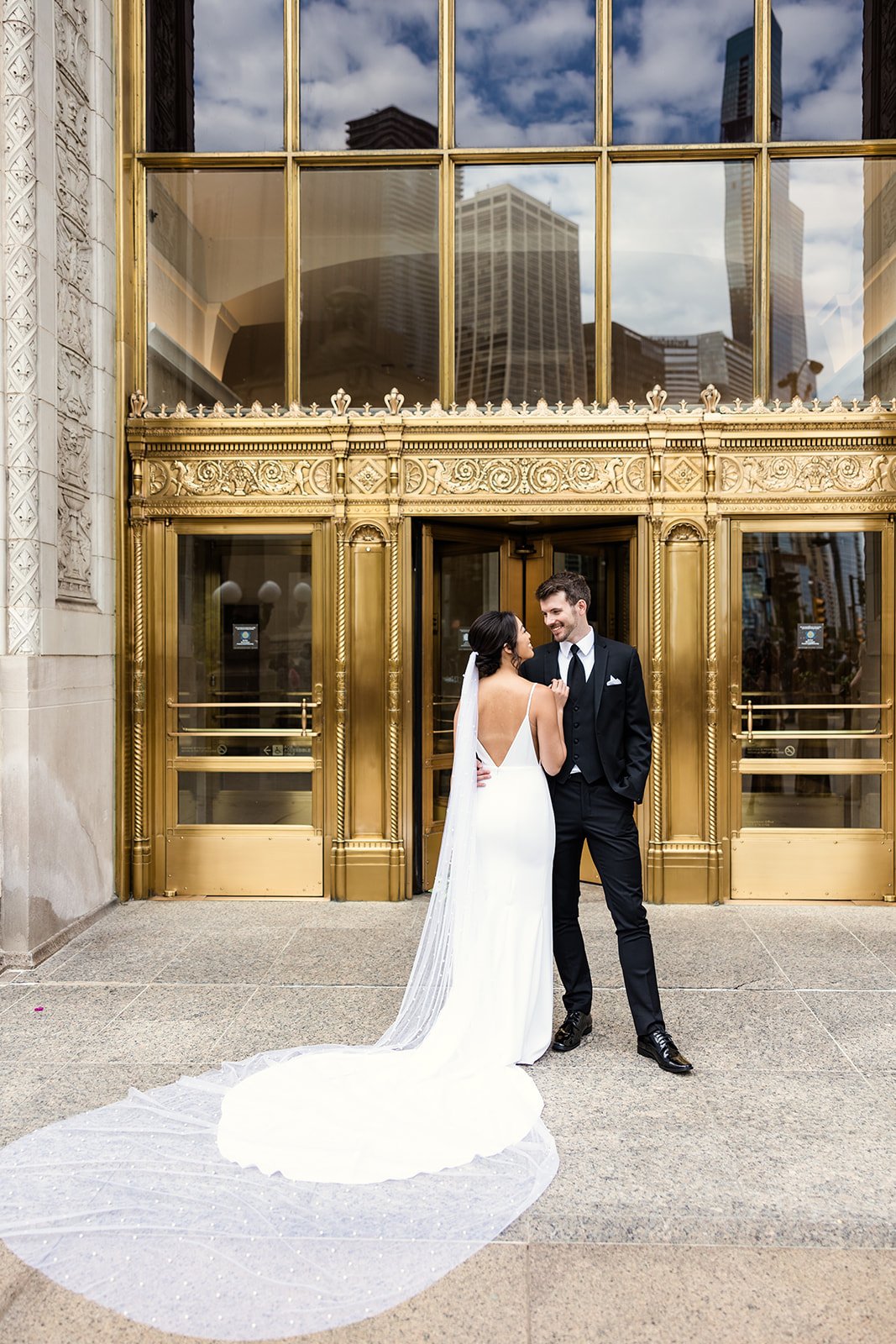 Royal-Sonesta-Chicago-Downtown-wedding-by-Emma-Mullins-Photography-71.jpg
