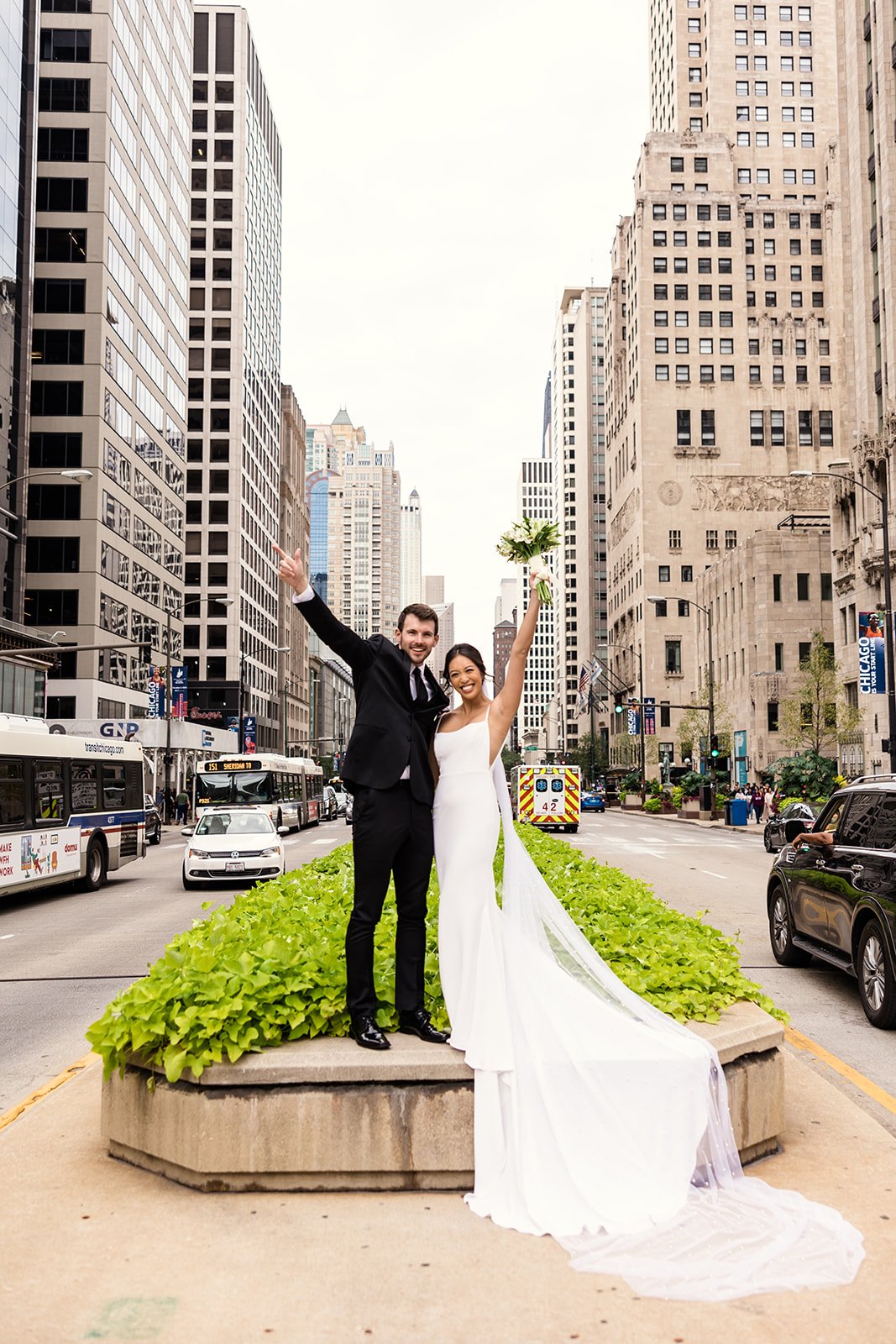 Royal-Sonesta-Chicago-Downtown-wedding-by-Emma-Mullins-Photography-84.jpg