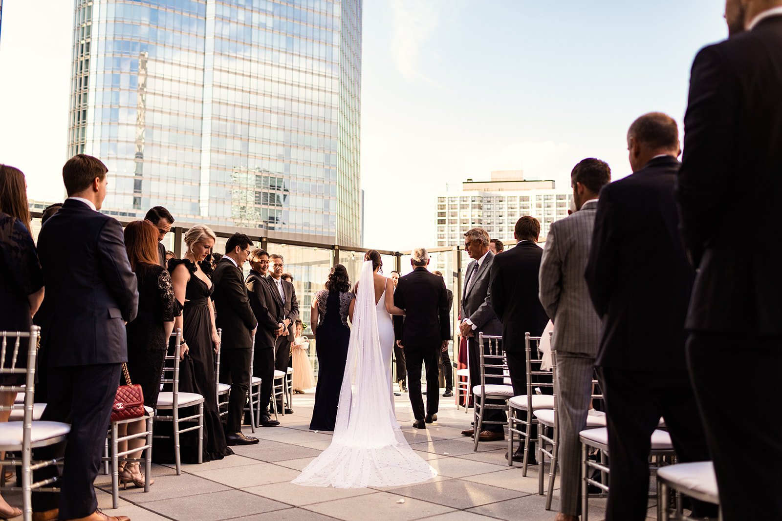 Royal-Sonesta-Chicago-Downtown-wedding-by-Emma-Mullins-Photography-112.jpg