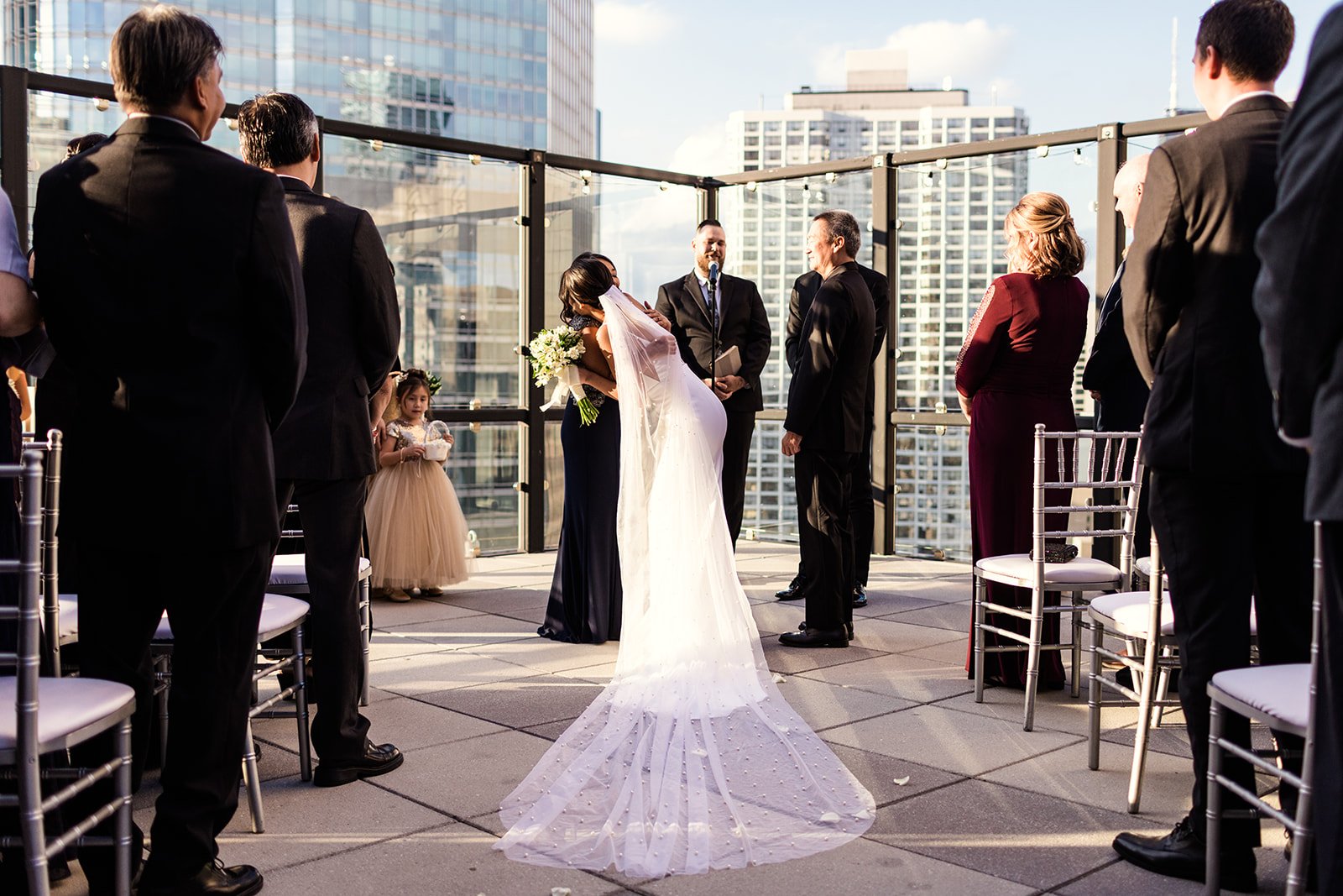 Royal-Sonesta-Chicago-Downtown-wedding-by-Emma-Mullins-Photography-113.jpg