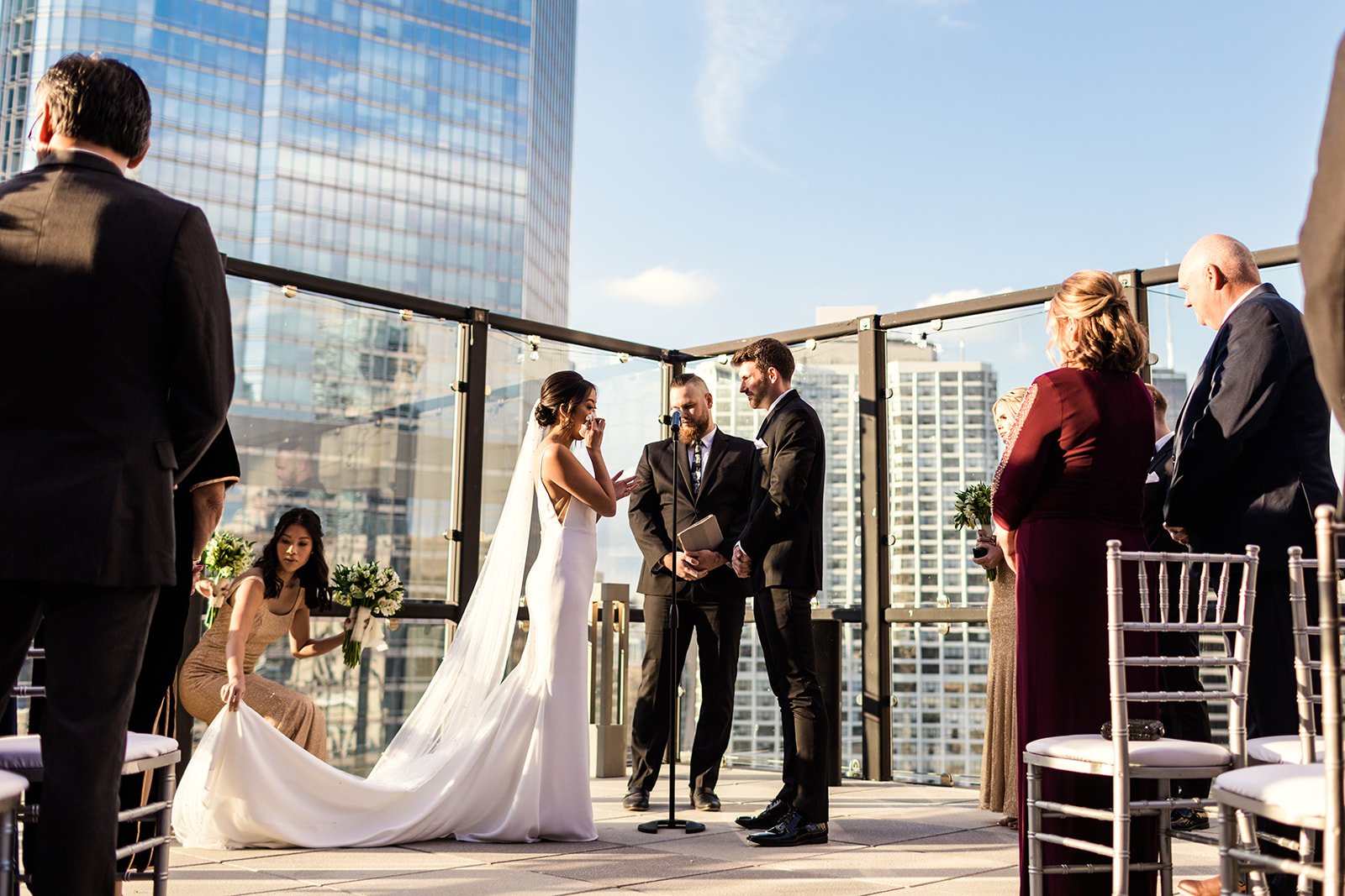 Royal-Sonesta-Chicago-Downtown-wedding-by-Emma-Mullins-Photography-114.jpg