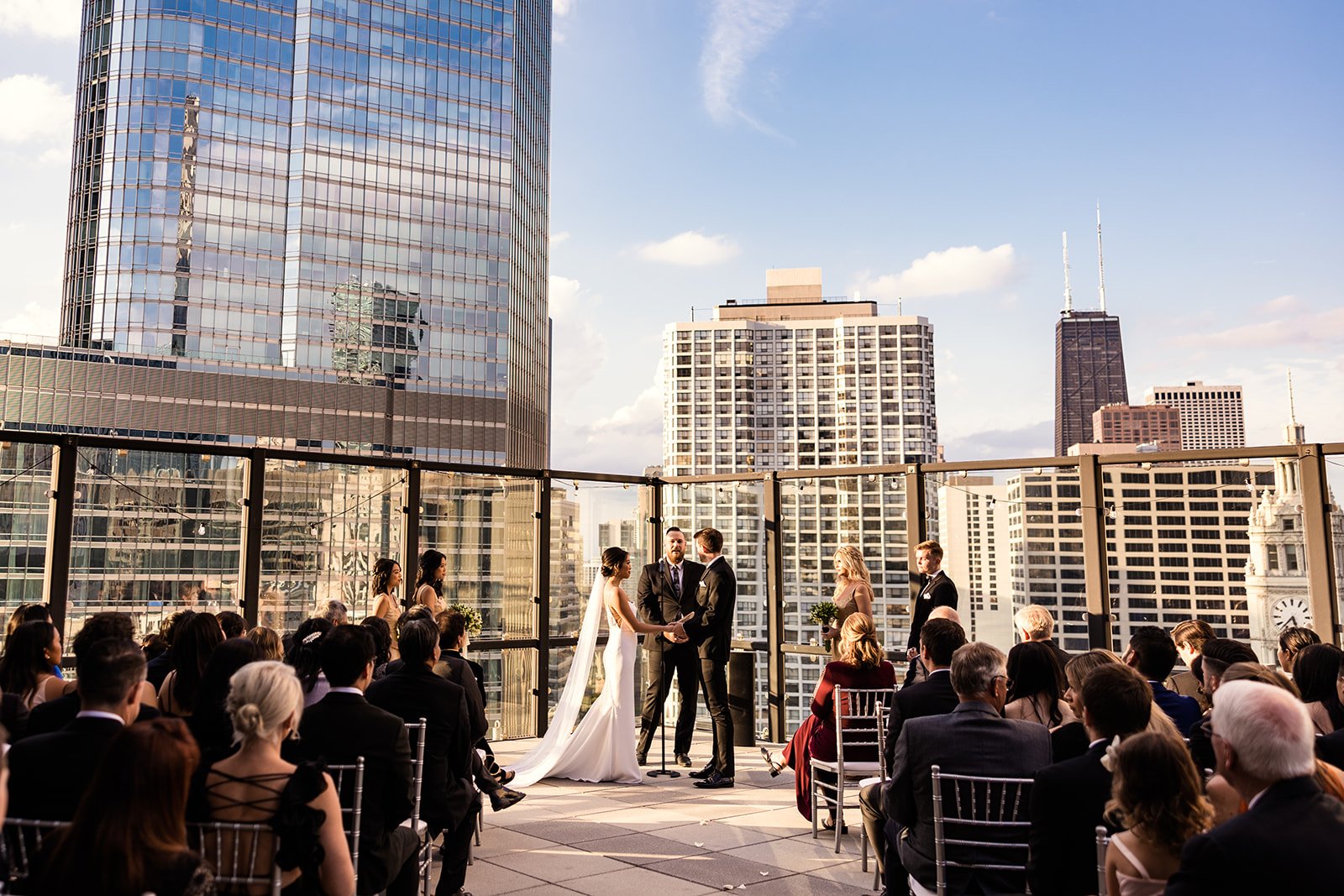 Royal-Sonesta-Chicago-Downtown-wedding-by-Emma-Mullins-Photography-115.jpg