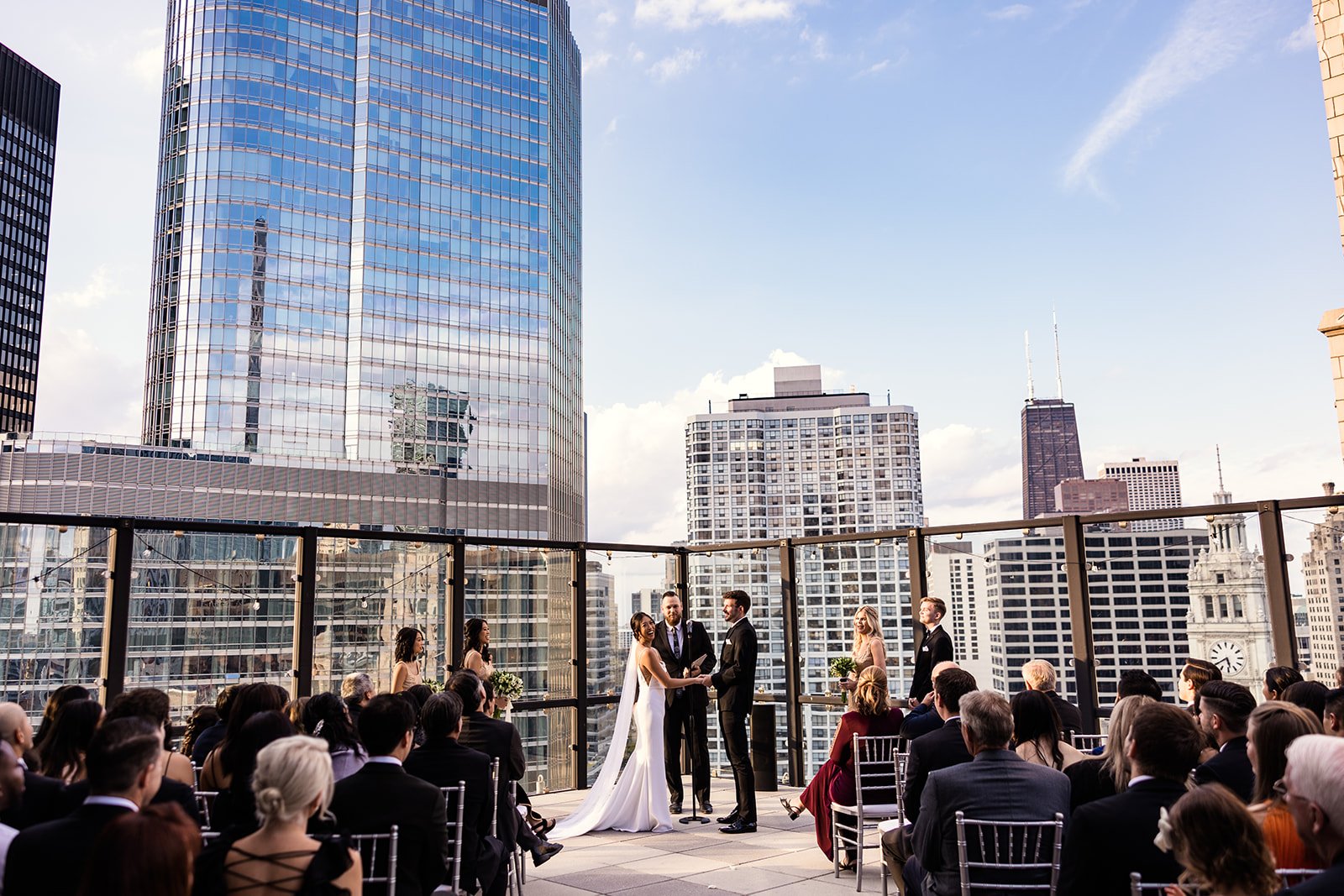 Royal-Sonesta-Chicago-Downtown-wedding-by-Emma-Mullins-Photography-123.jpg