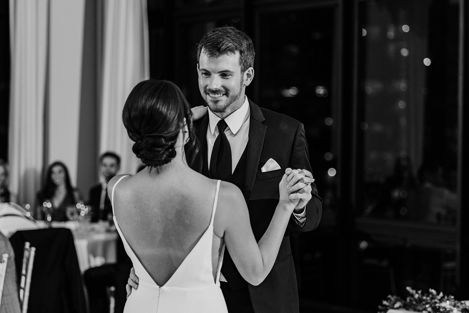 Royal-Sonesta-Chicago-Downtown-wedding-by-Emma-Mullins-Photography-207.jpg