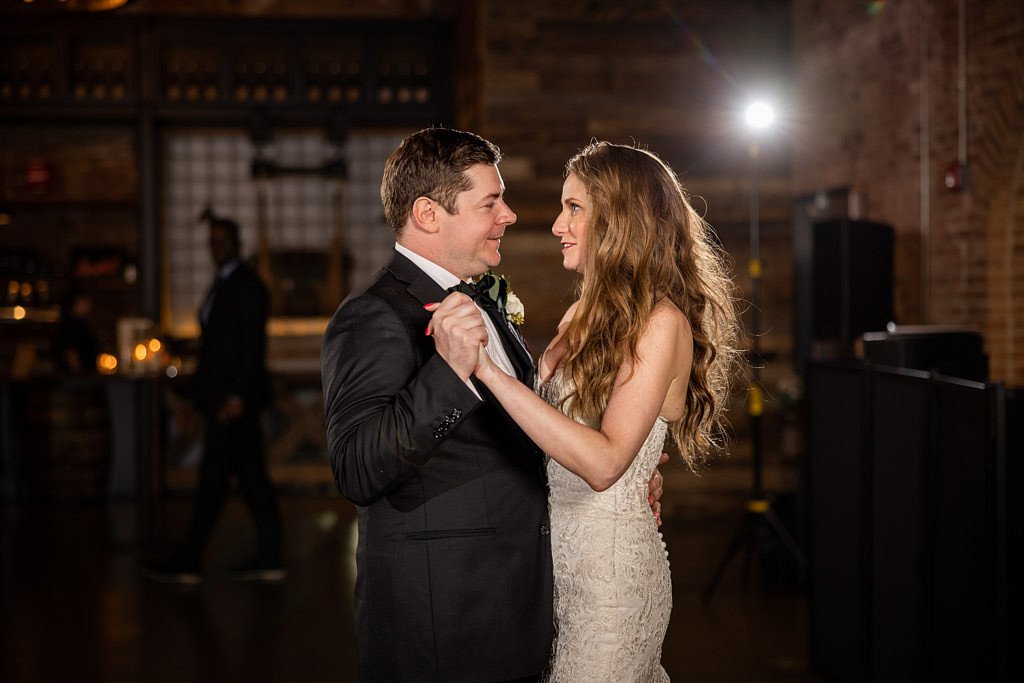 Waldman_Fisher _Lauren Ashley Studios_135-Goose-Island-Brewery-Wedding-Lauren-Ashley-Studios_low.jpg