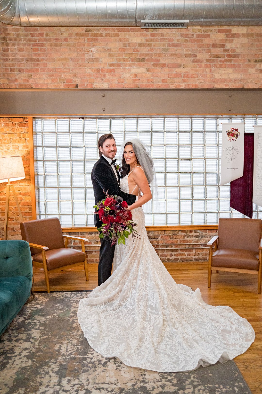 Lawlor_Lawlor_Maura Black Photography_city-view-loft-chicago-wedding (48)_low.jpg