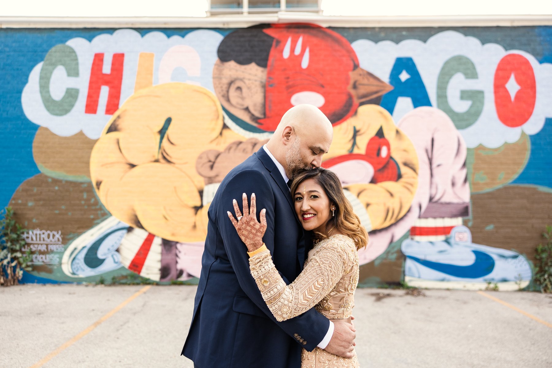 Chicago-mural-wedding-photo-by-Emma-Mullins-Photography (1).jpg