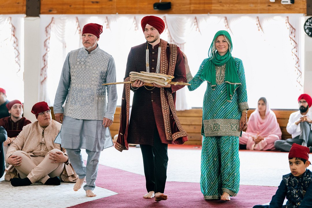 Chhokar _Cvengros_MAHA STUDIOS_Chicago-wedding-photographers-Maha-Studios-Erica-Ben-Ceremony-277_low.JPG