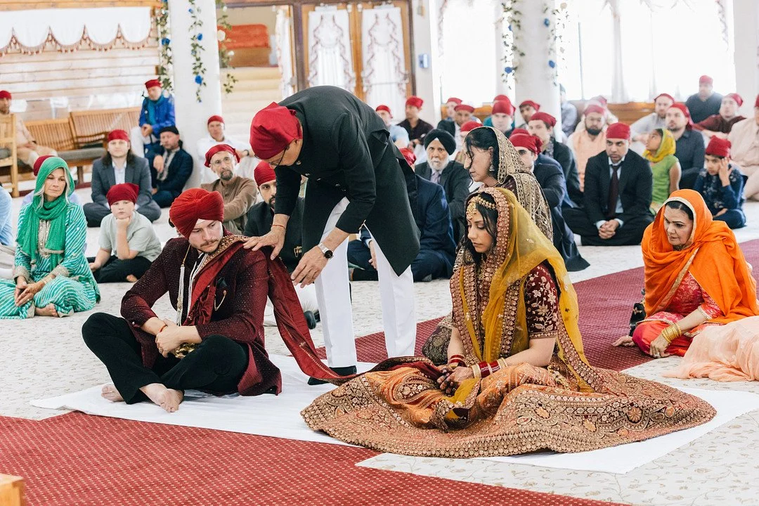 Chhokar _Cvengros_MAHA STUDIOS_Chicago-wedding-photographers-Maha-Studios-Erica-Ben-Ceremony-384_low.JPG