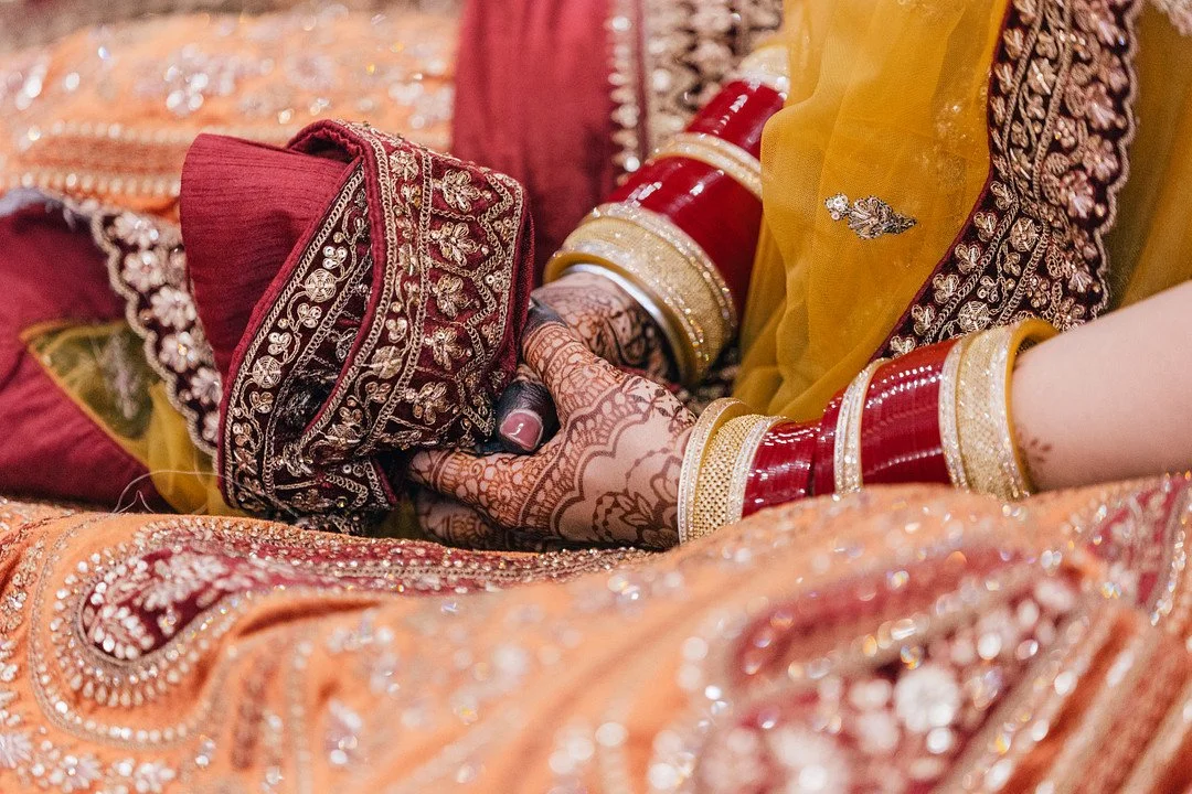 Chhokar _Cvengros_MAHA STUDIOS_Chicago-wedding-photographers-Maha-Studios-Erica-Ben-Ceremony-653_low.JPG