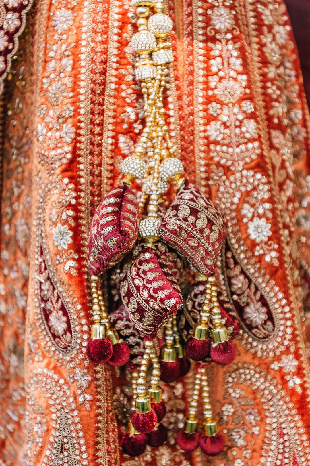 Chhokar _Cvengros_MAHA STUDIOS_Chicago-wedding-photographers-Maha-Studios-Erica-Ben-Ceremony-793_low.JPG