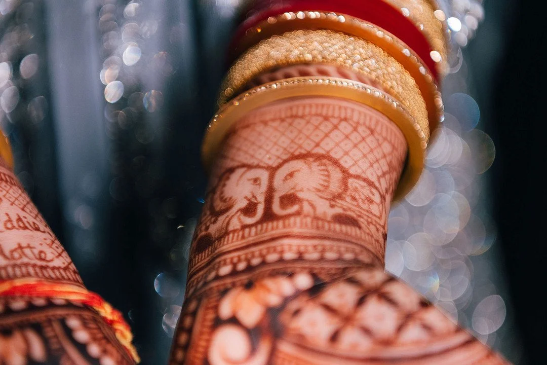 Chhokar _Cvengros_MAHA STUDIOS_Chicago-wedding-photographers-Maha-Studios-Erica-Ben-Reception-16_low.JPG