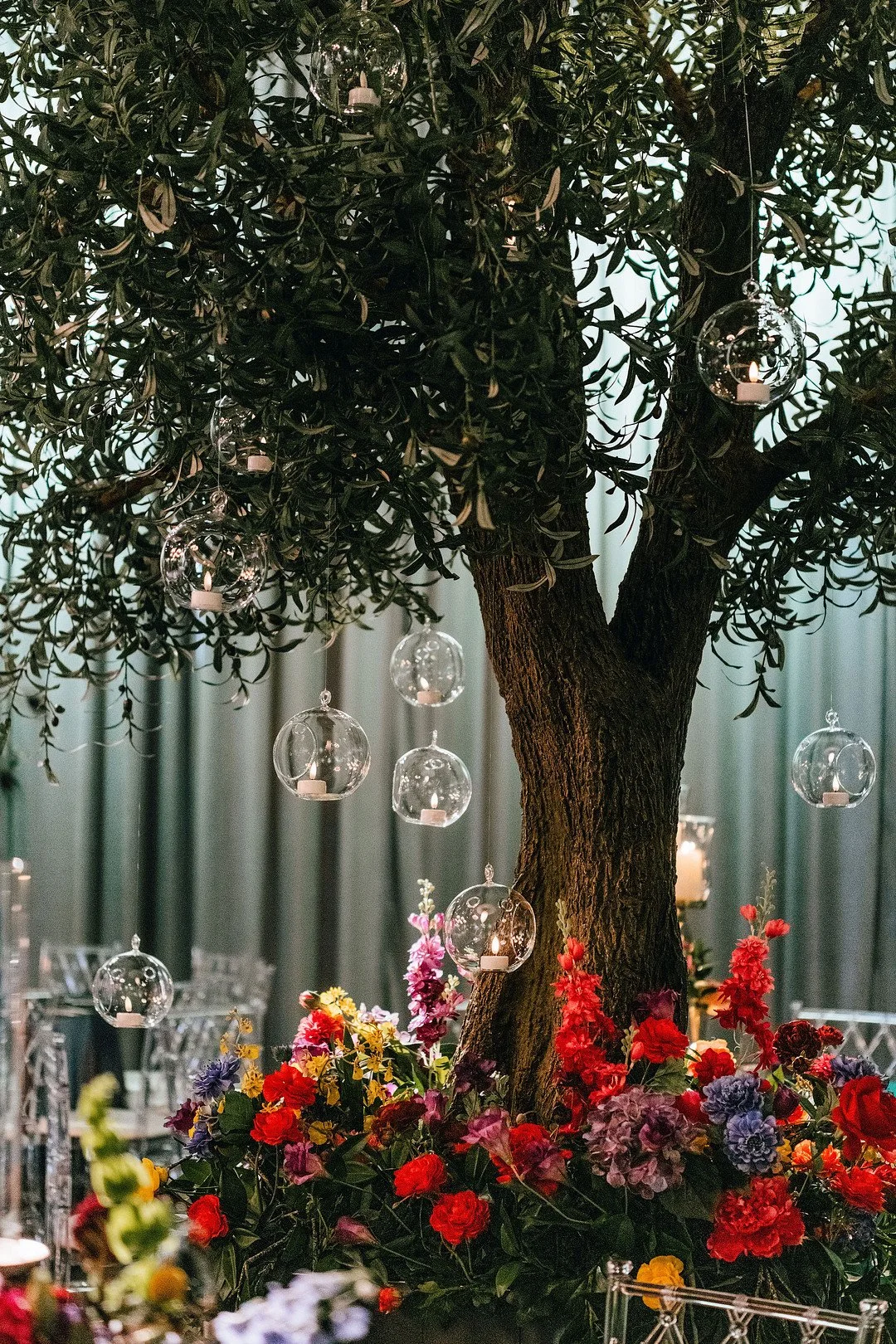 Chhokar _Cvengros_MAHA STUDIOS_Chicago-wedding-photographers-Maha-Studios-Erica-Ben-Reception-207_low.JPG