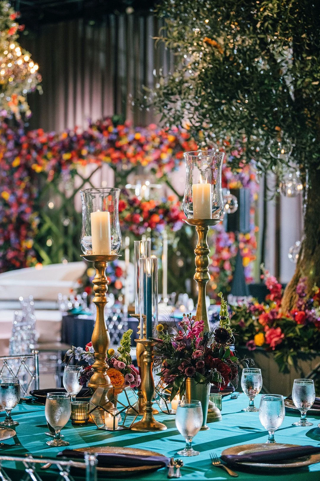 Chhokar _Cvengros_MAHA STUDIOS_Chicago-wedding-photographers-Maha-Studios-Erica-Ben-Reception-381_low.JPG