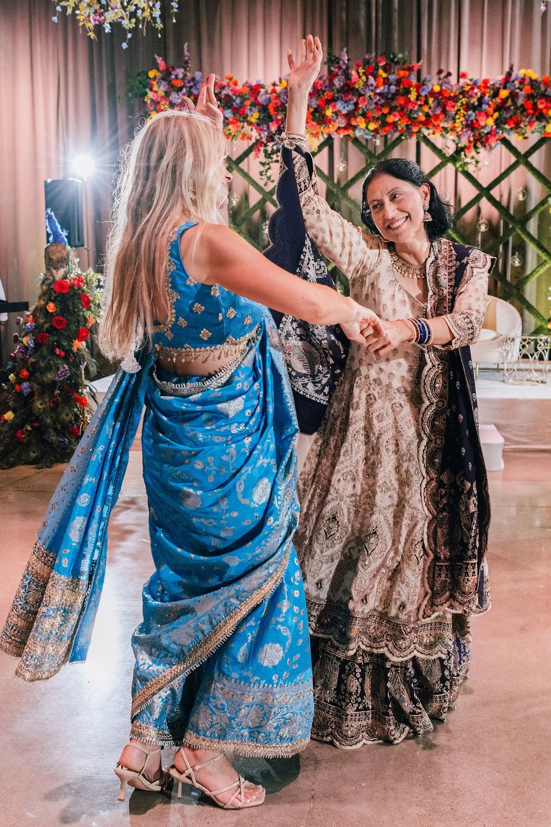 Chhokar _Cvengros_MAHA STUDIOS_Chicago-wedding-photographers-Maha-Studios-Erica-Ben-Reception-433_low.JPG