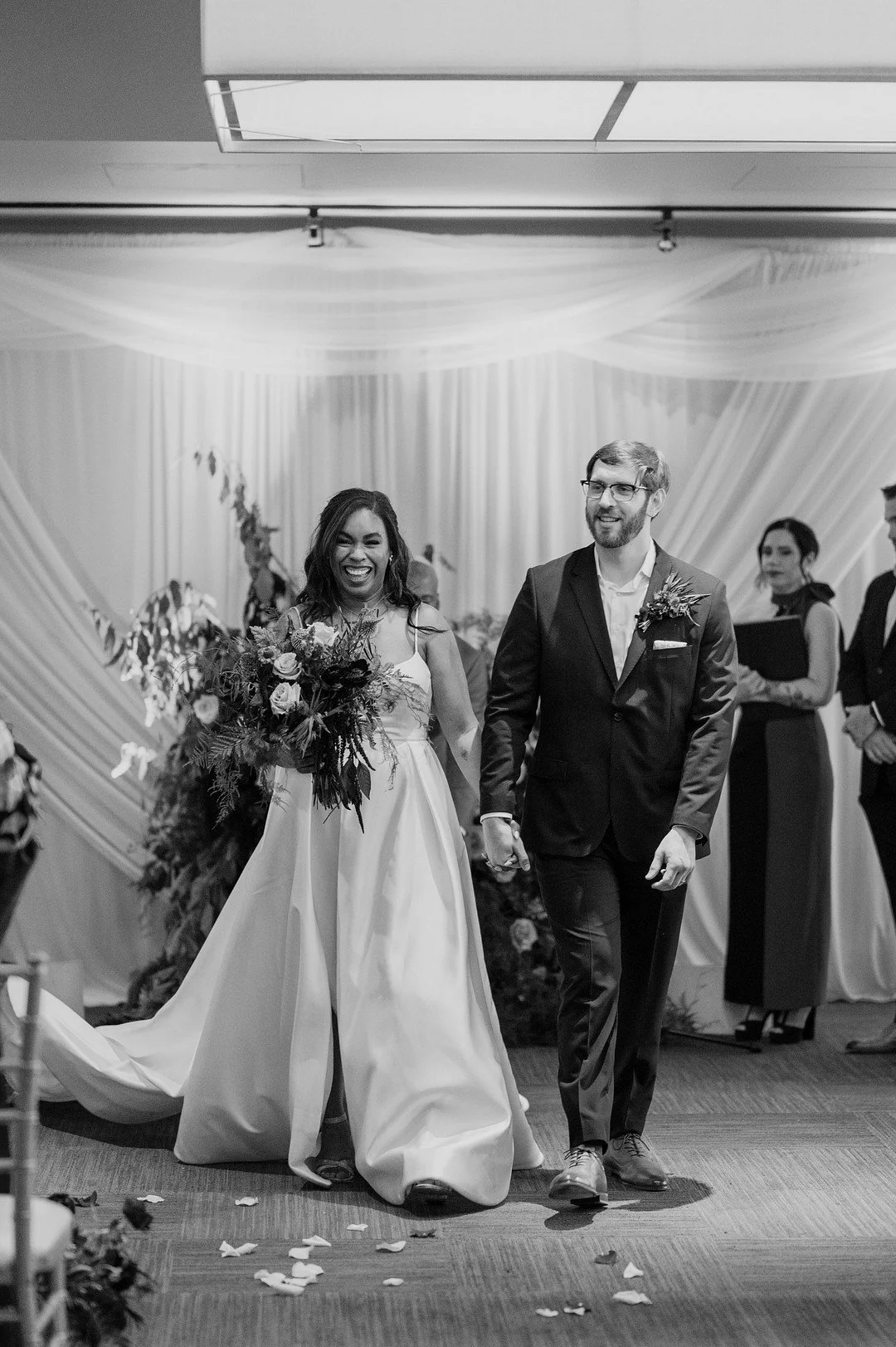 Owens_Owens_Tawny Ballard Photography_Sahsha-Stephen-wedding-292_low.jpg