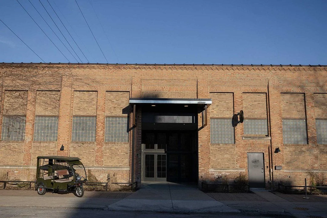 marren_Sauer_WS  photography_Fairlie -Chicago -Wedding-051_low.jpg