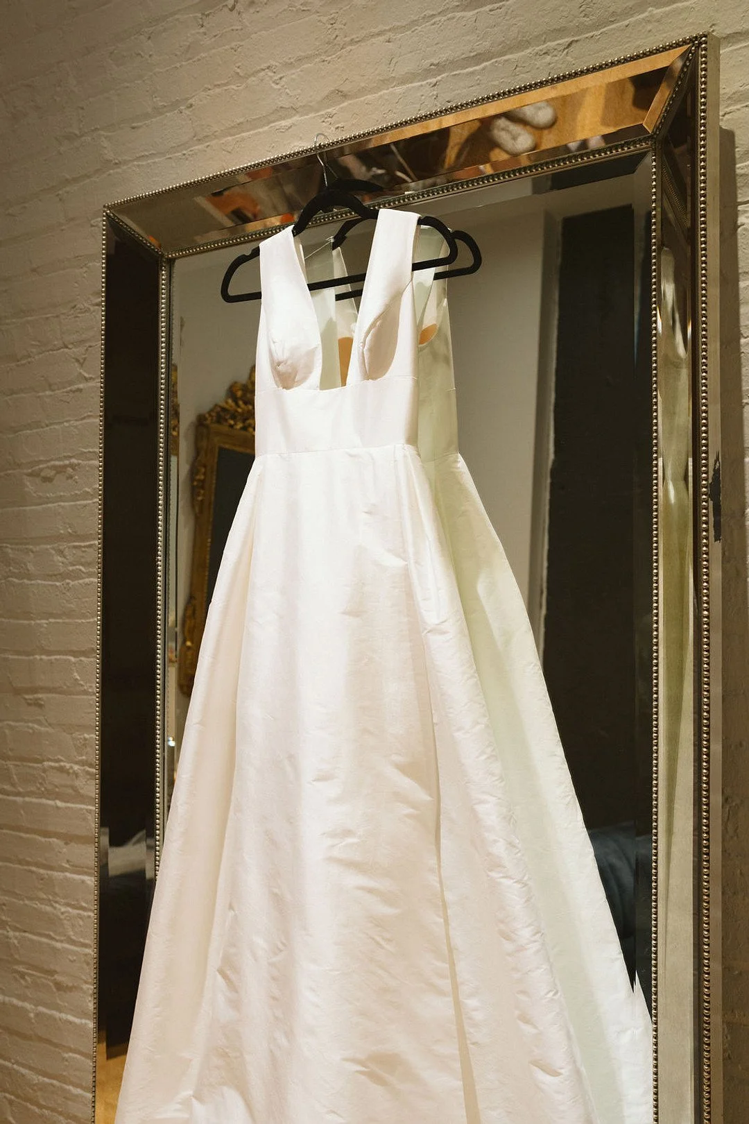 Chun_Chu_Close Up By Christina_V&A-GettingReady-4_low.jpg