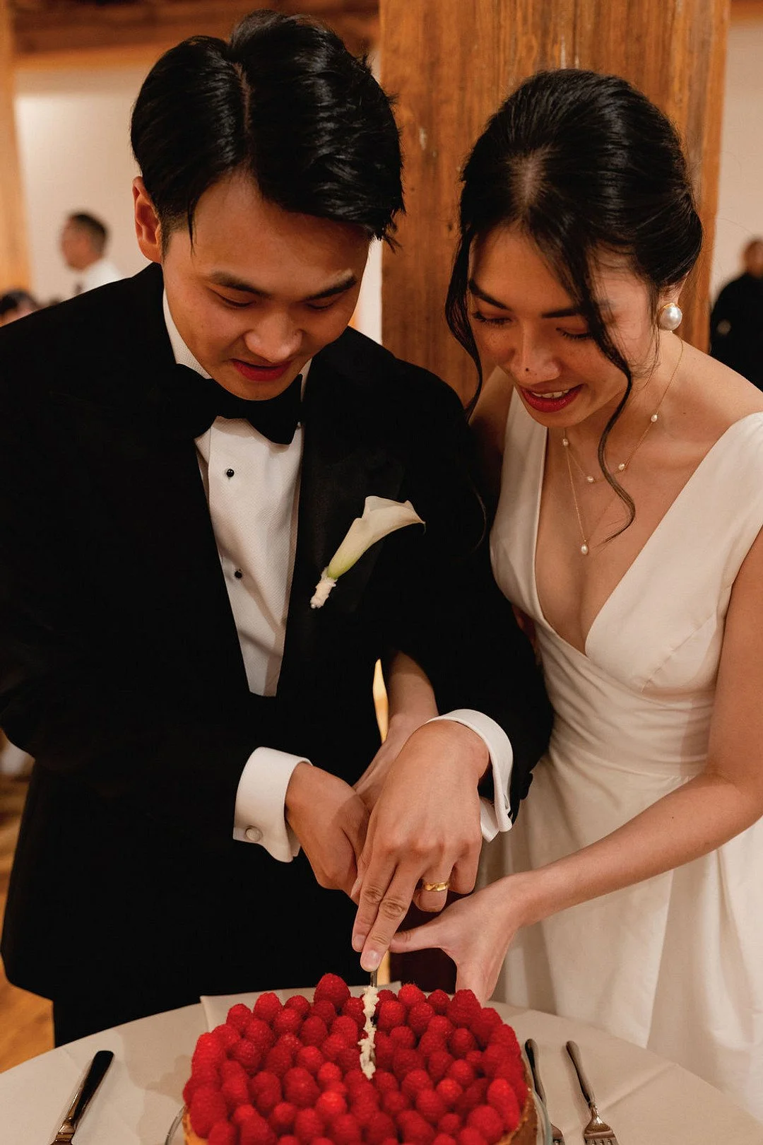 Chun_Chu_Close Up By Christina_V&A-Cake-Cutting-12_low.jpg