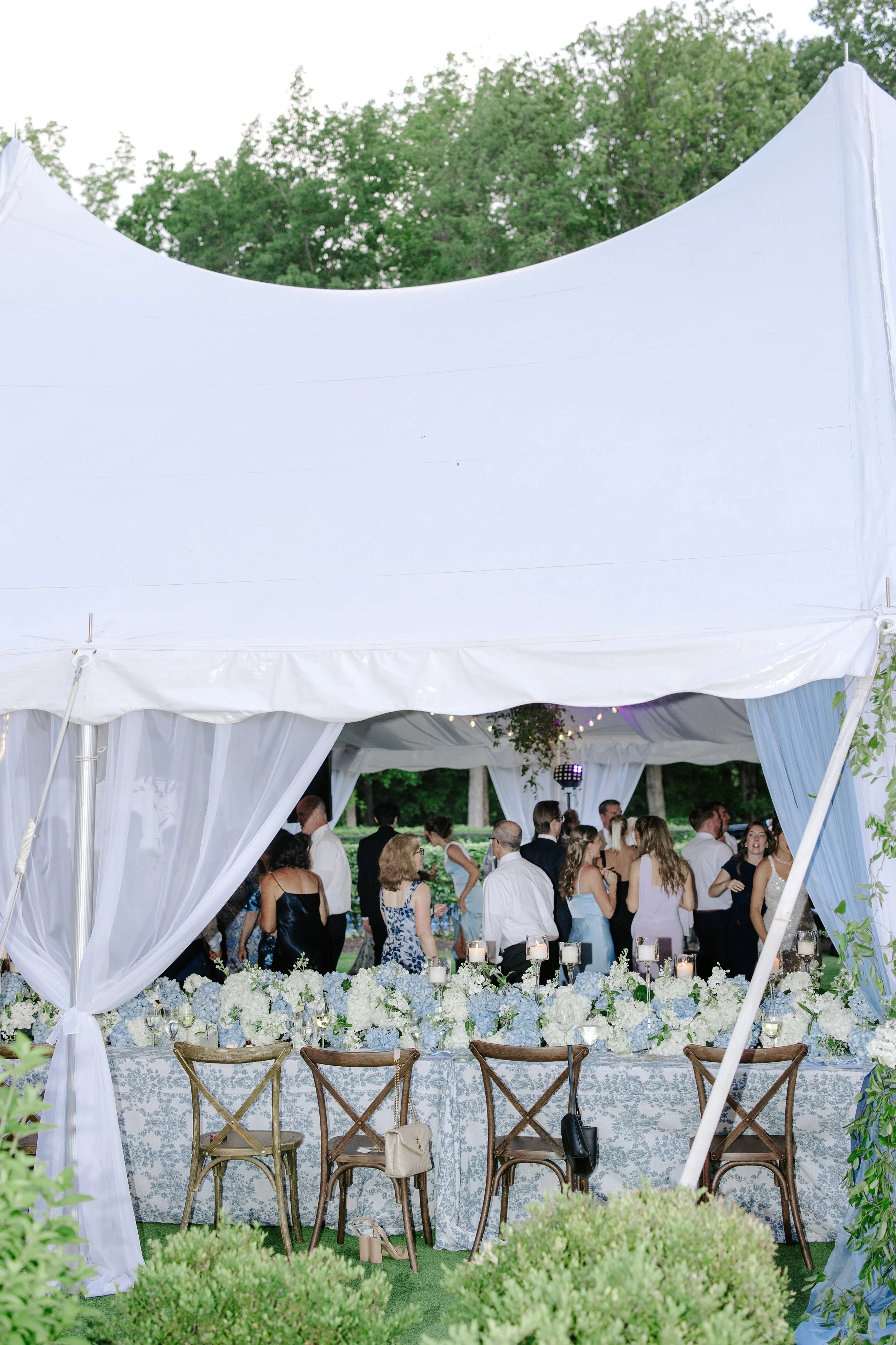 How Chicago Weather Can Affect Your Wedding Entertainment