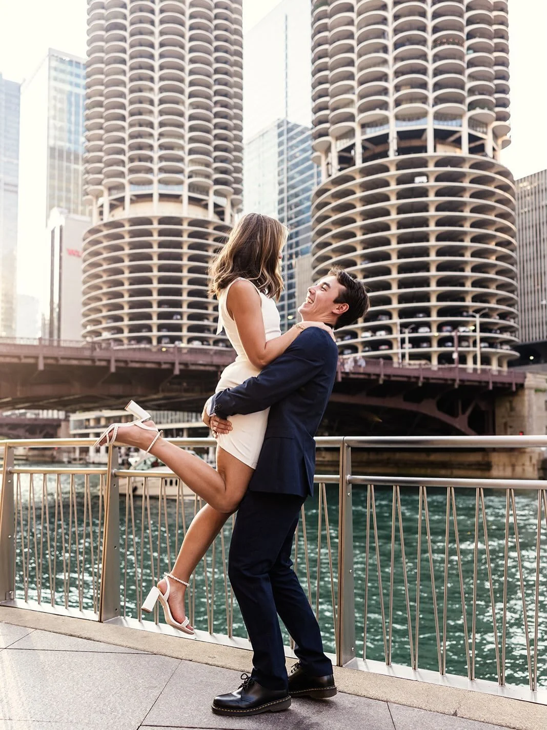 New blog post from @emullinsphoto 
Madelyn and Noah were living in Chicago for the summer and wanted a classic summer city vibe for their engagement photos. And I don&rsquo;t blame them - who doesn&rsquo;t love Chicago in the summertime? Luckily, the