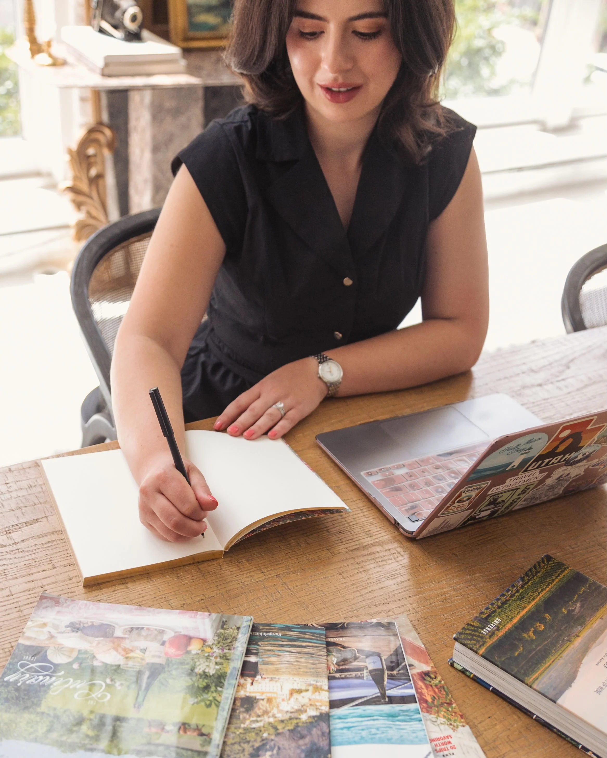 Planning wedding travel and don&rsquo;t know where to turn? @travelgeekjess is someone you need to know! 
Travel Geek Jess is a travel advisory owned by Jess and based in the Chicago area. Built from a lifelong love of travel and a passion for creati