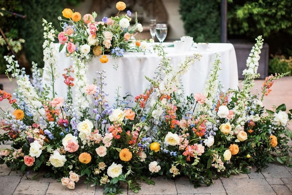 Wedding Trend 2023 A more vintage feed to floral and decor